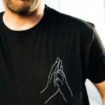 Αντρικό Βαμβακερό T-shirt Με Κεντημένο Σχέδιο 'HI FIVE DOGGY'