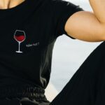 Γυναικείο Βαμβακερό T-shirt Με Κεντημένο Σχέδιο 'WINE NOT?'