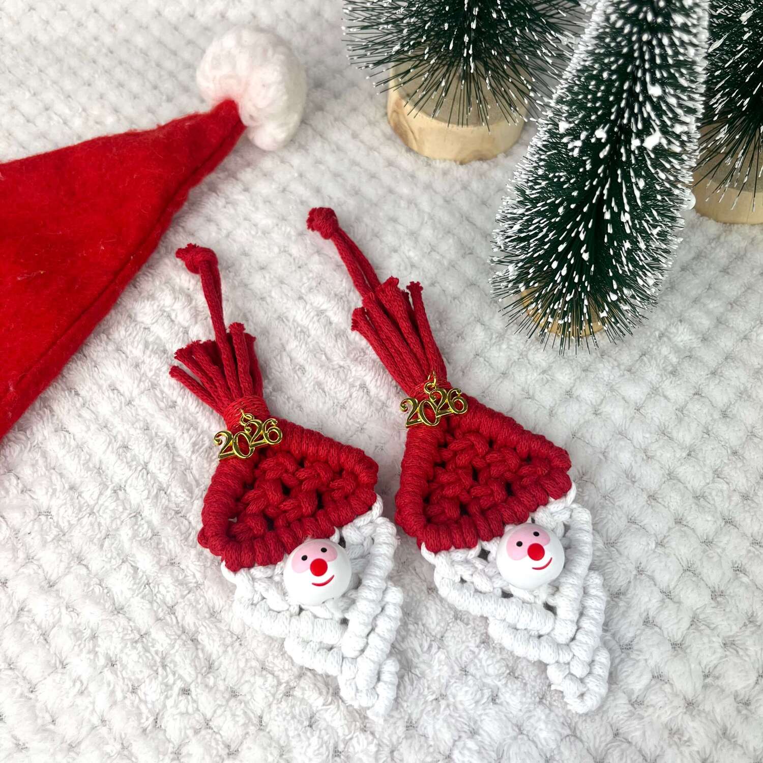 Μακραμέ Στολίδι-Γούρι Αγιοβασιλάκι 26 (2) Μακραμέ Στολίδι-Γούρι Αγιοβασιλάκι 26 - Image 1