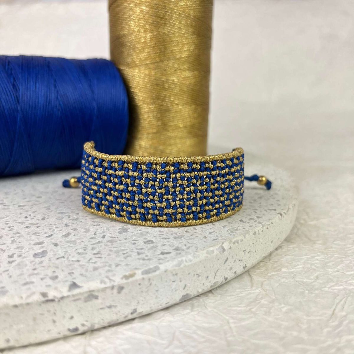 Μακραμέ Βραχιόλι Big Handcuff Blue-Gold Μακραμέ Βραχιόλι Big Handcuff Blue-Gold - Image 1